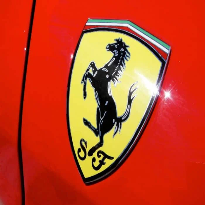 خدمات السيارات الكويت 46 فيرارى-Ferrari