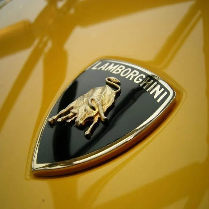 خدمات السيارات الكويت 42 لمبرجيني-Lamborghini